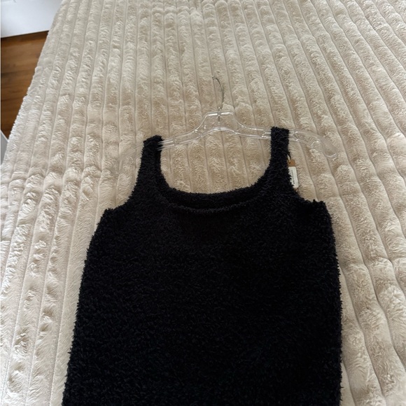 SKIMS knit tank 
Super soft - Picture 2 of 3